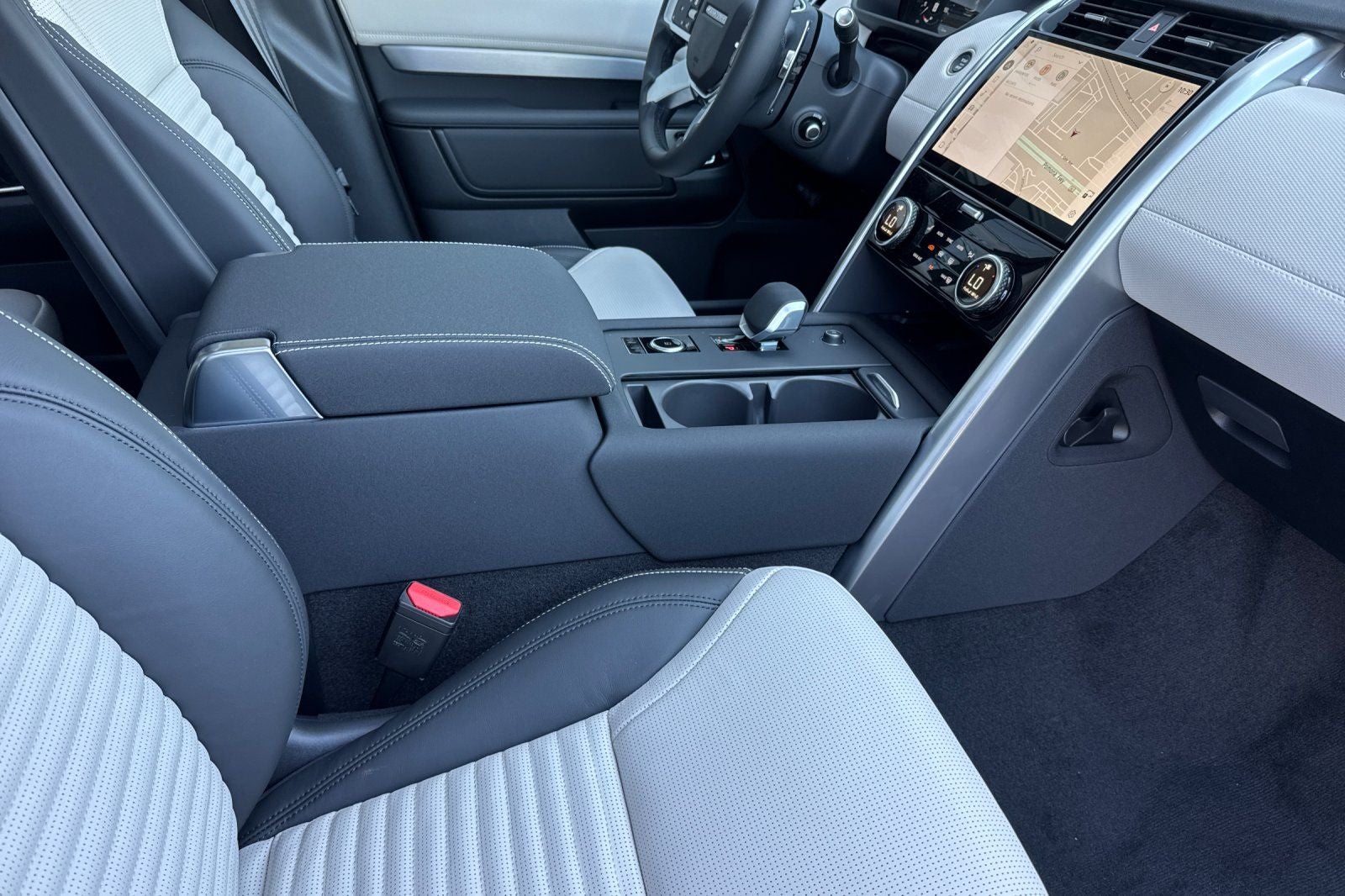 2026 Land Rover Discovery Dynamic SE