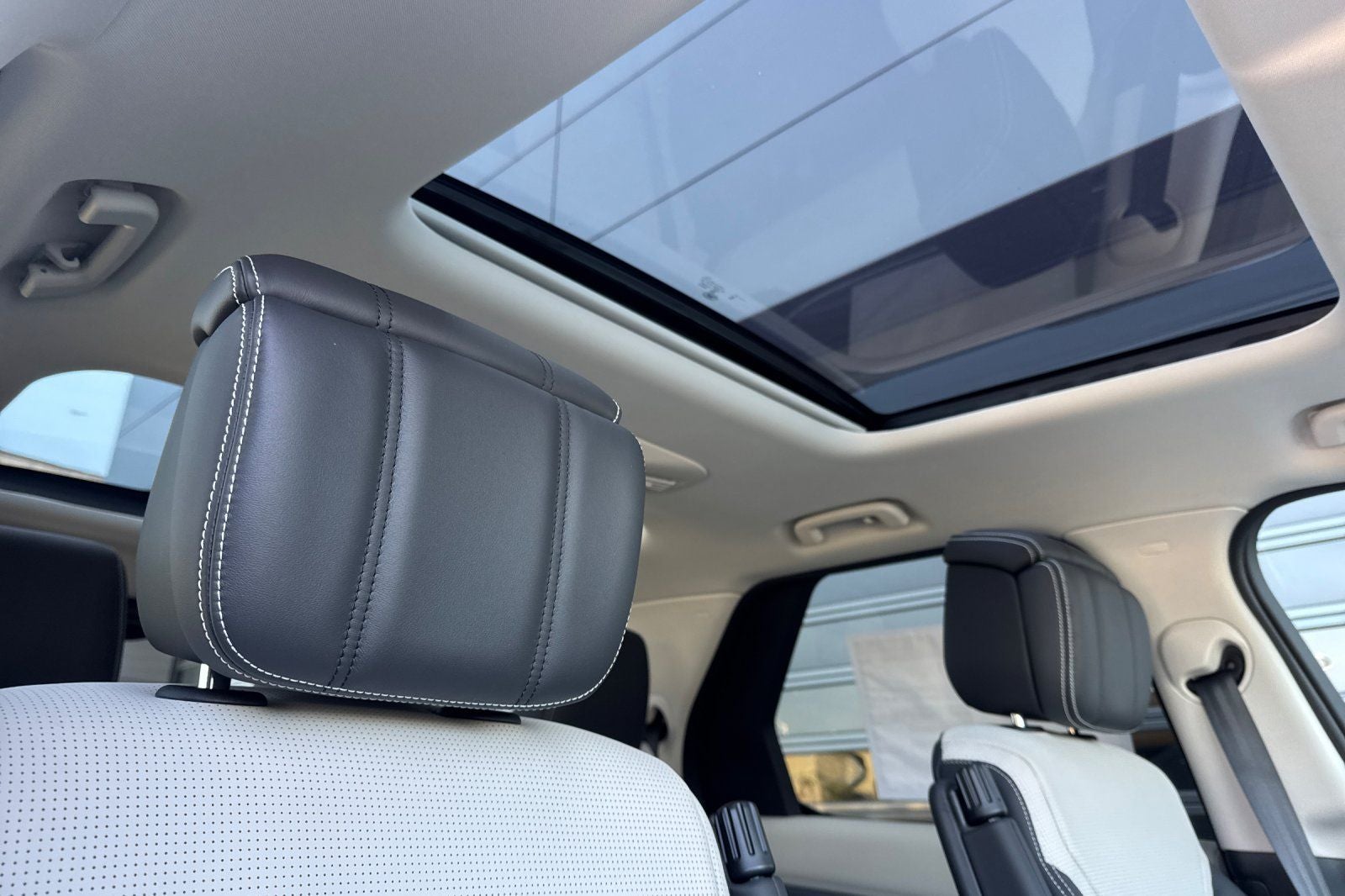2026 Land Rover Discovery Dynamic SE