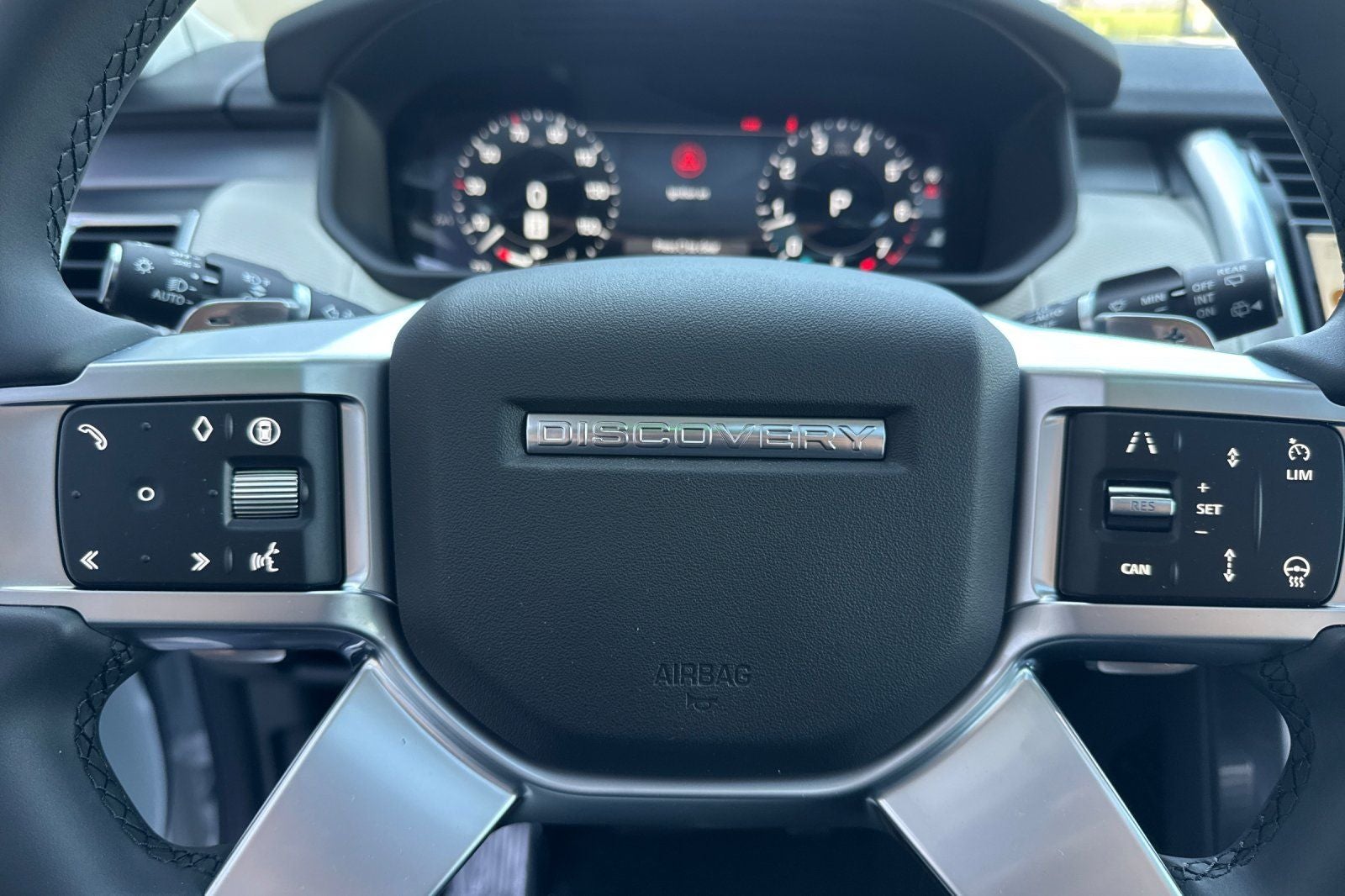 2026 Land Rover Discovery Dynamic SE