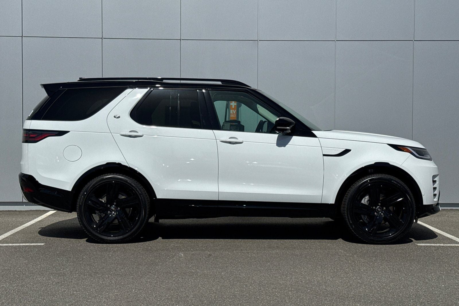2026 Land Rover Discovery Dynamic SE