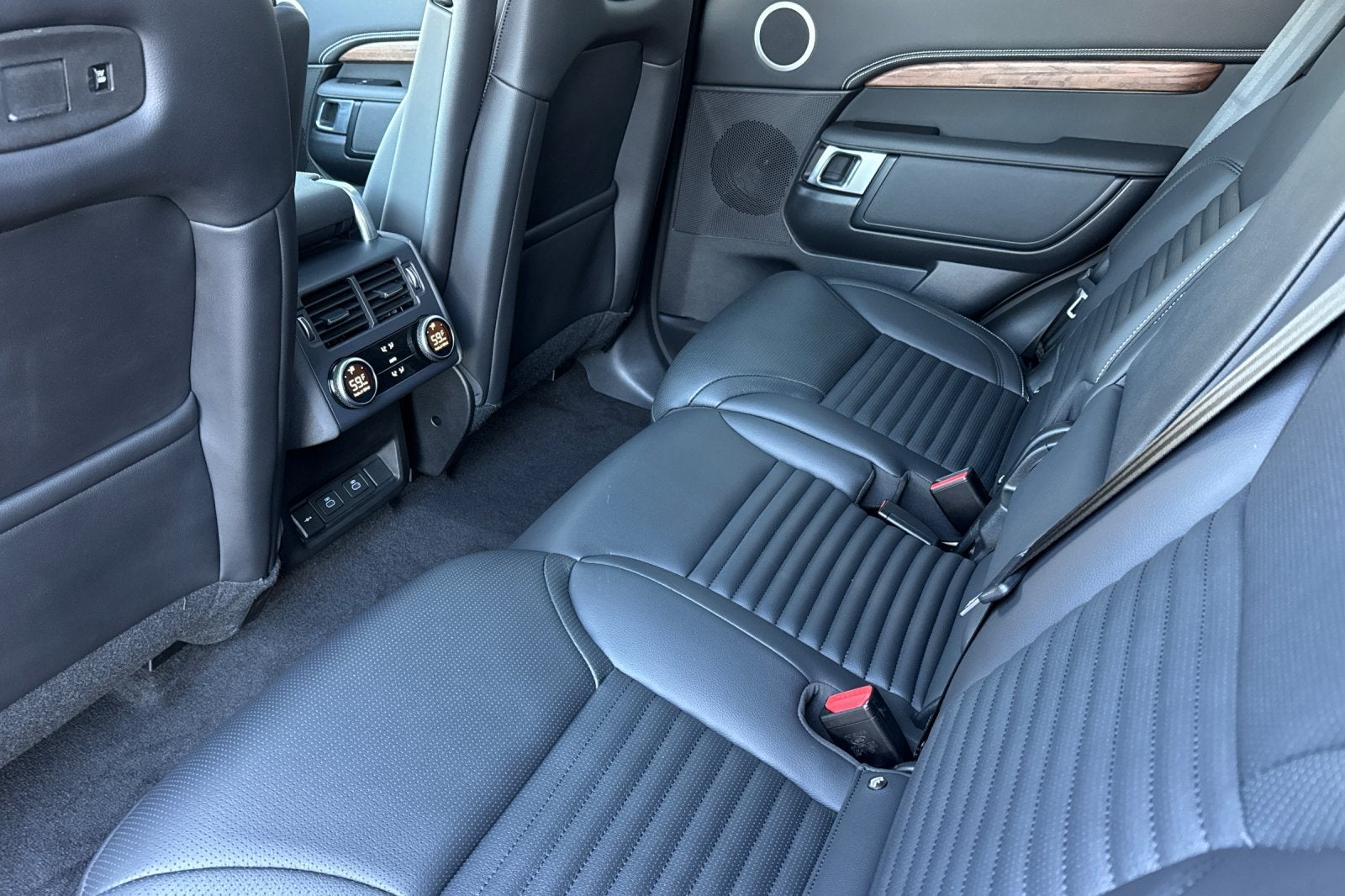 2025 Land Rover Discovery Dynamic SE