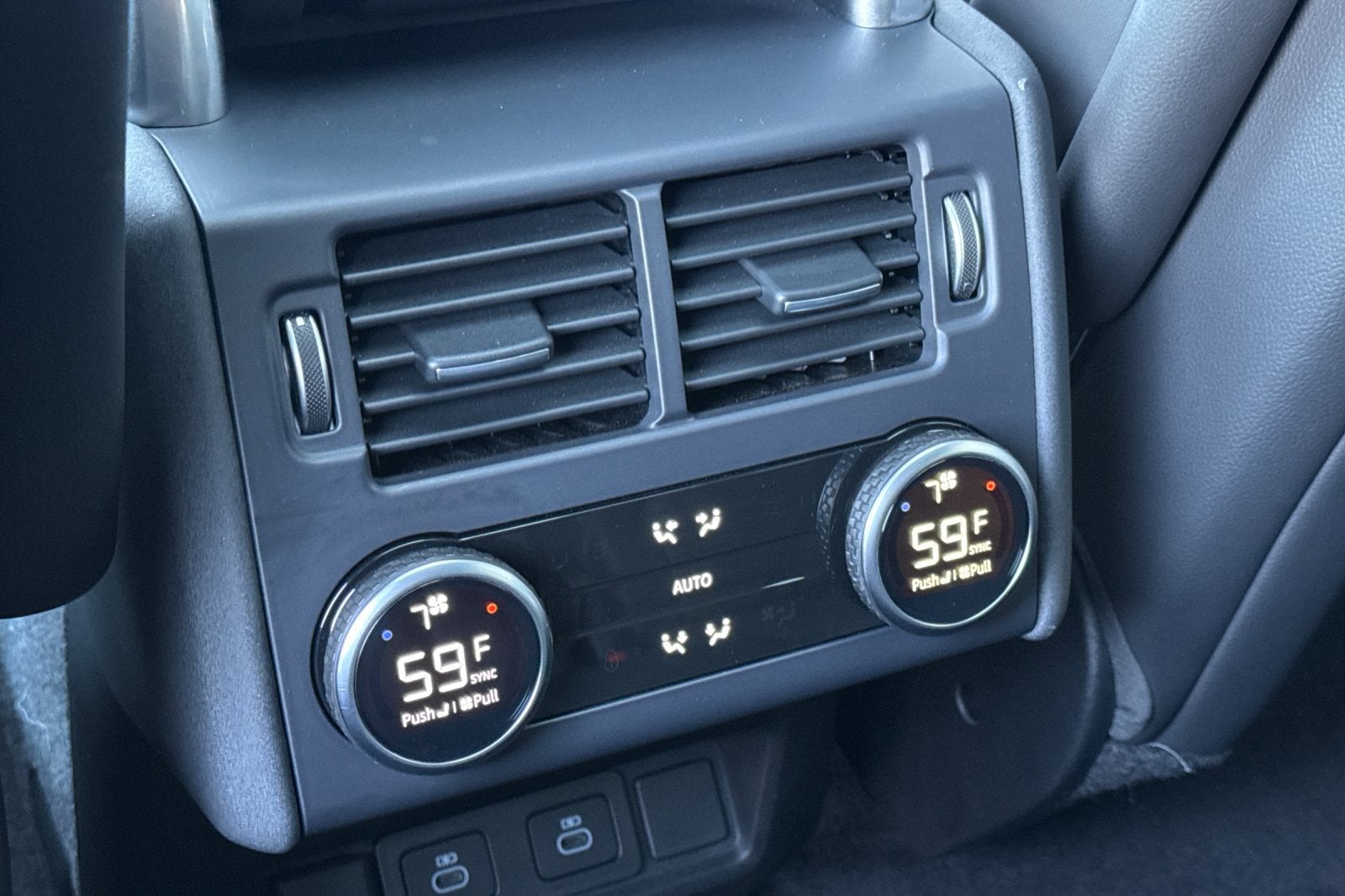 2025 Land Rover Discovery Dynamic SE
