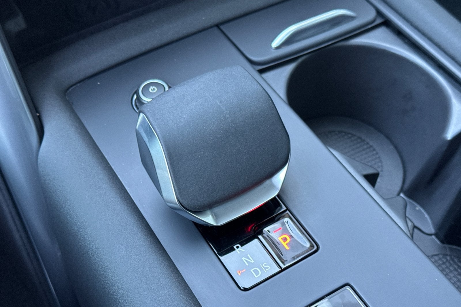 2025 Land Rover Discovery Dynamic SE