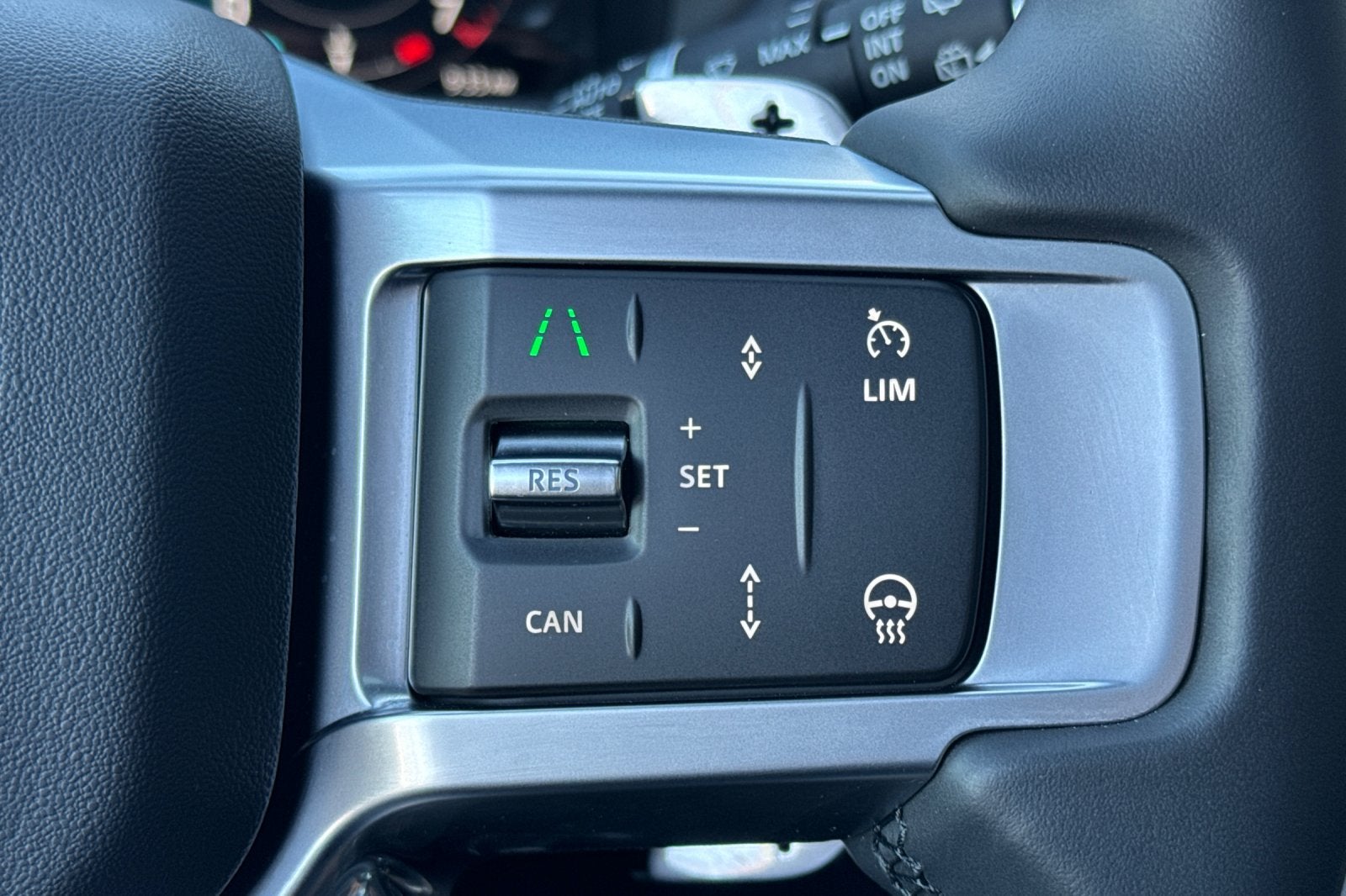 2025 Land Rover Discovery Dynamic SE