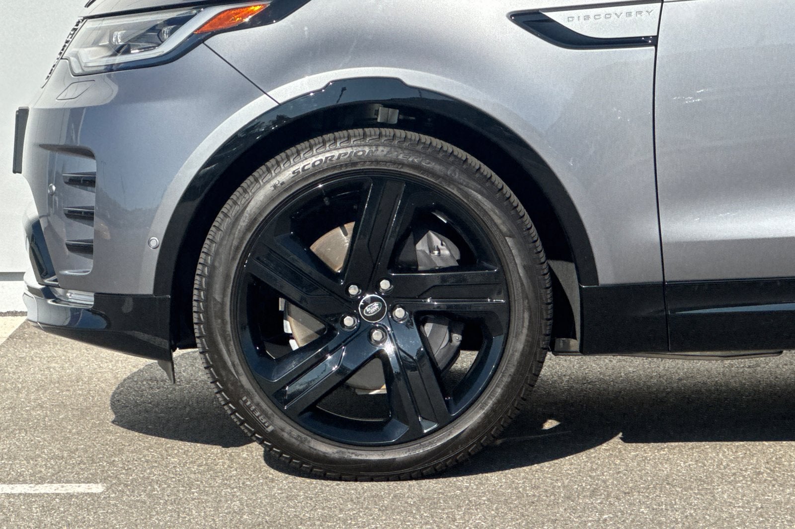 2025 Land Rover Discovery Dynamic SE