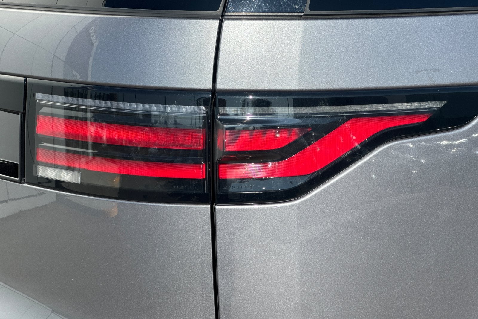 2025 Land Rover Discovery Dynamic SE