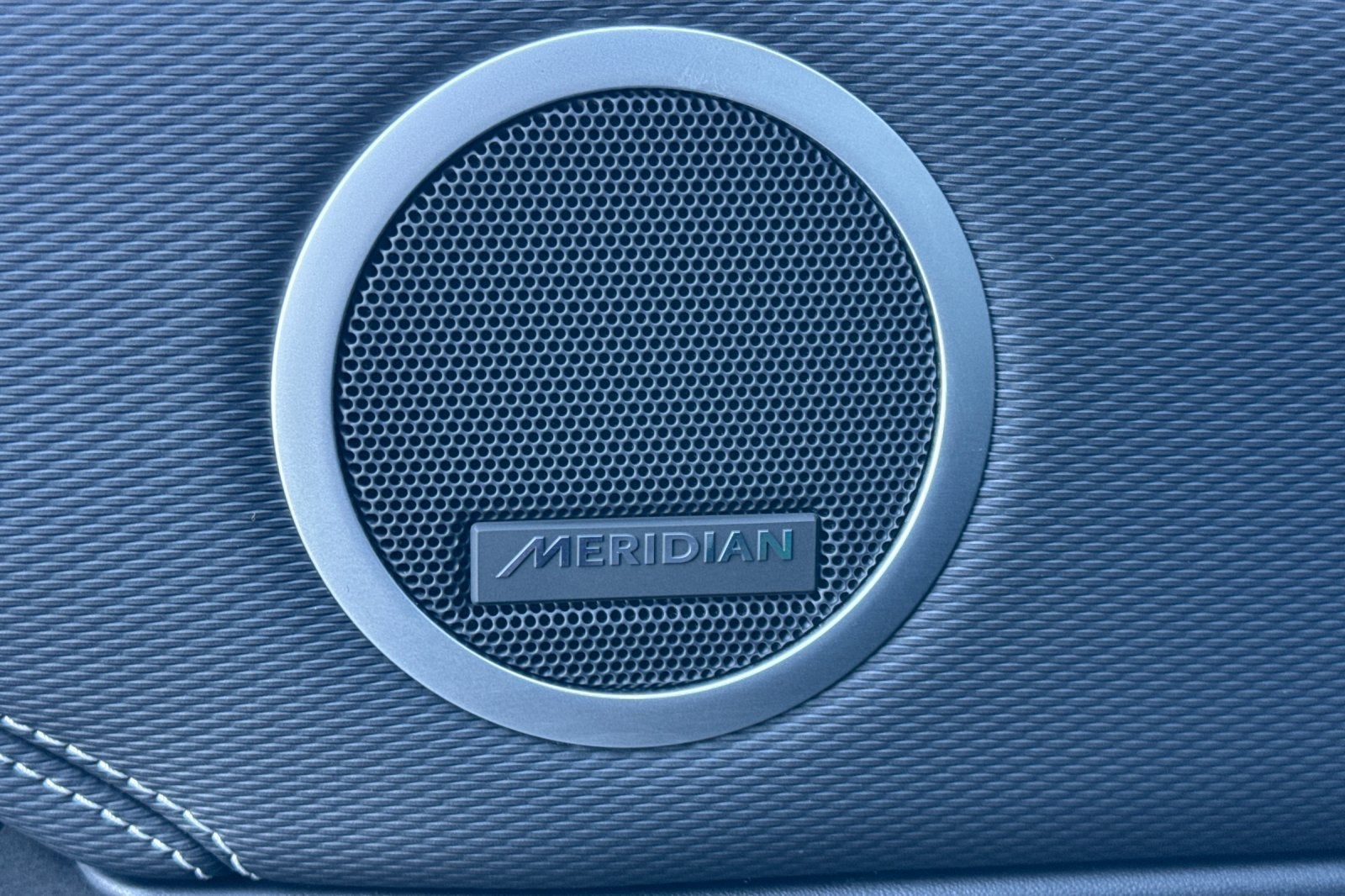 2025 Land Rover Discovery Dynamic SE