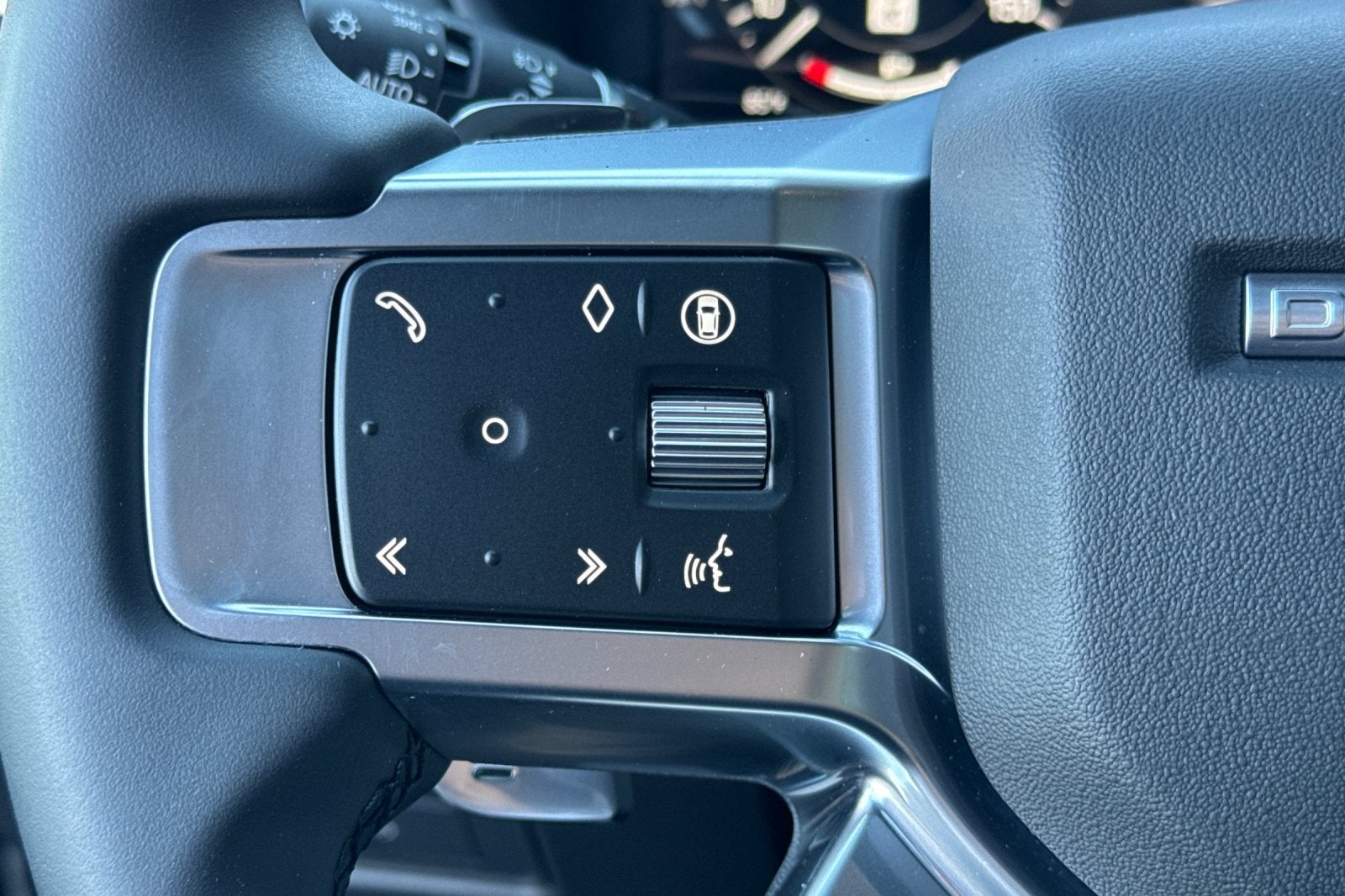 2025 Land Rover Discovery Dynamic SE