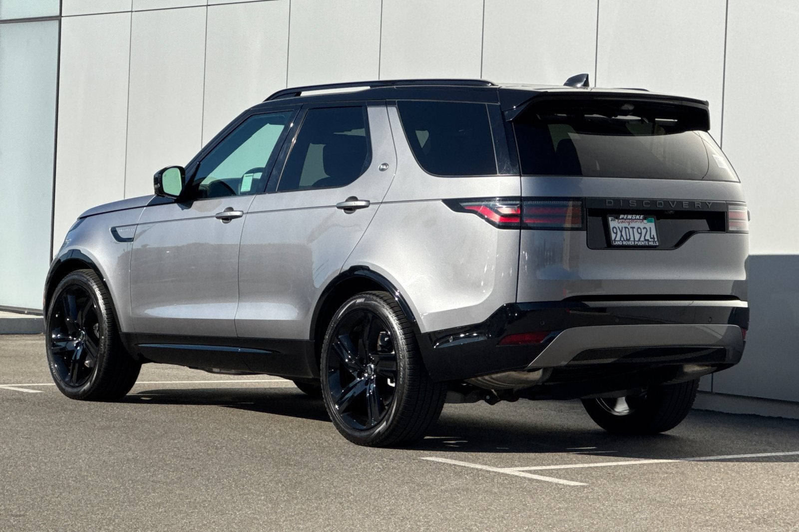 2025 Land Rover Discovery Dynamic SE