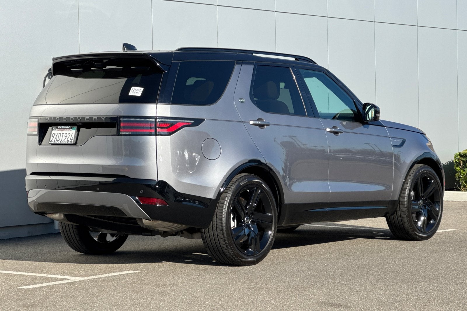2025 Land Rover Discovery Dynamic SE