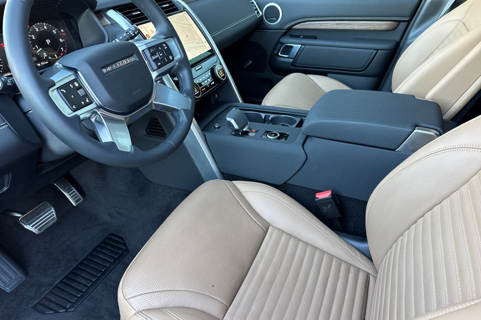 2025 Land Rover Discovery Dynamic SE