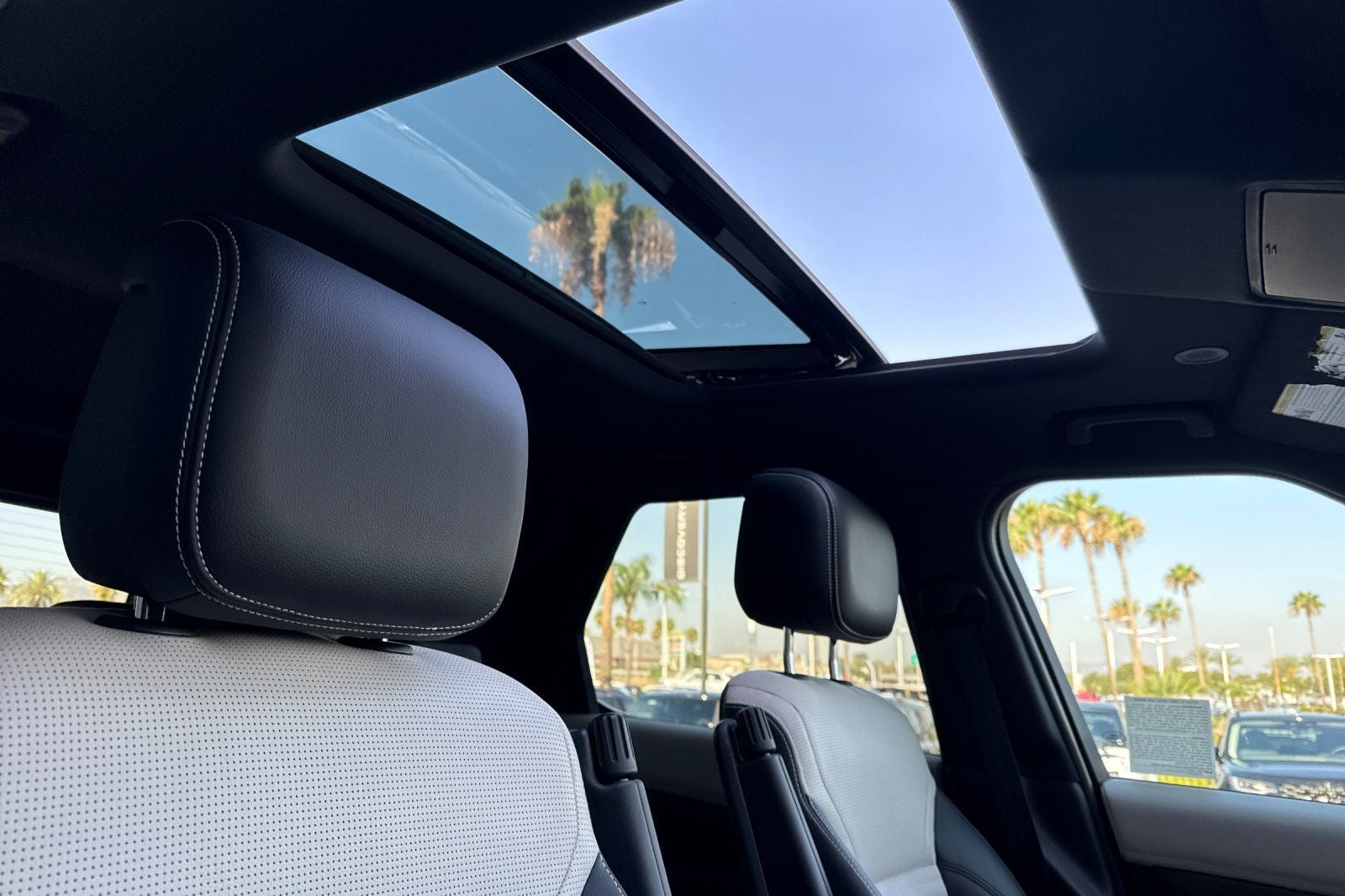 2023 Land Rover Discovery S R-Dynamic