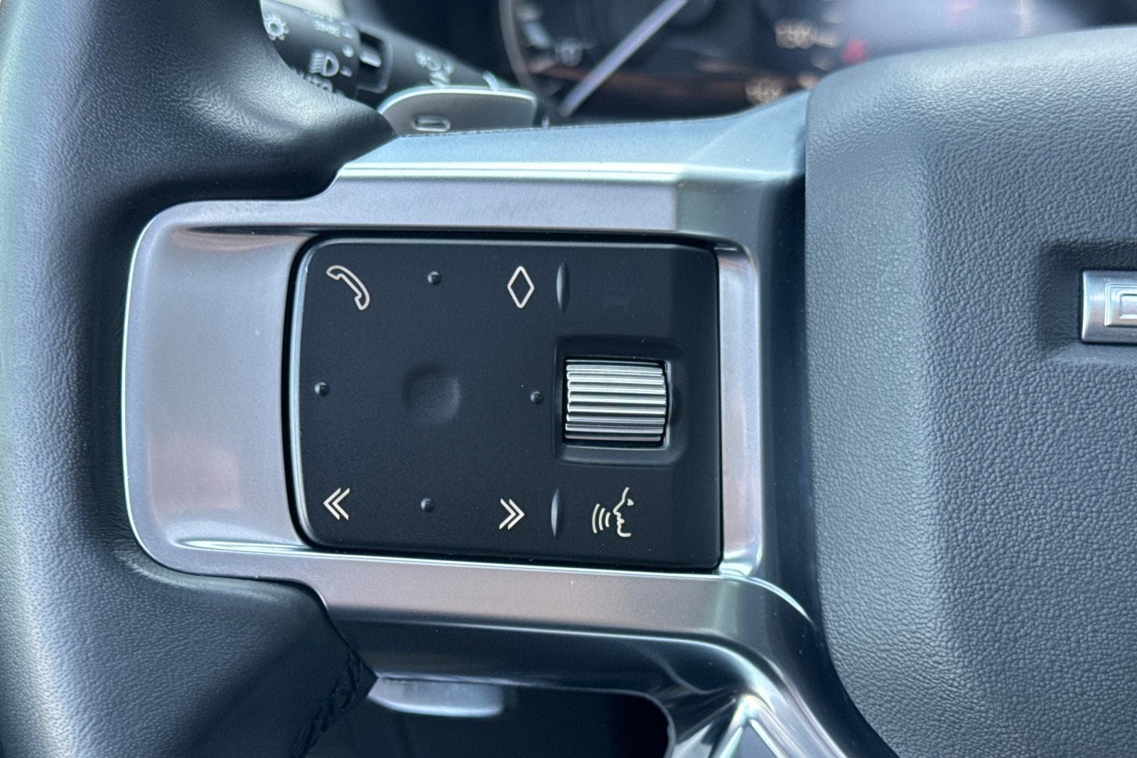 2023 Land Rover Discovery S R-Dynamic