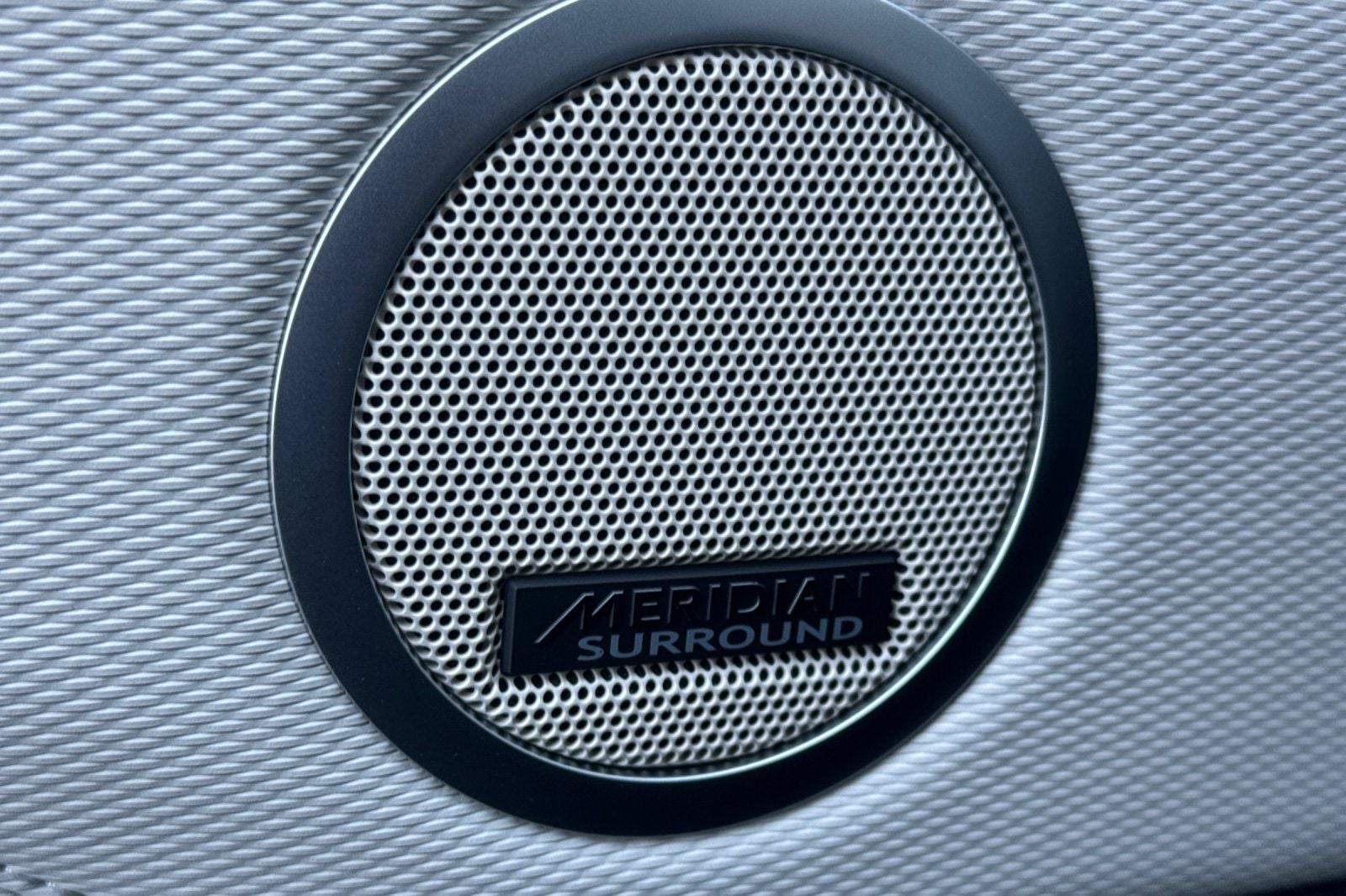 2023 Land Rover Discovery Metropolitan Edition