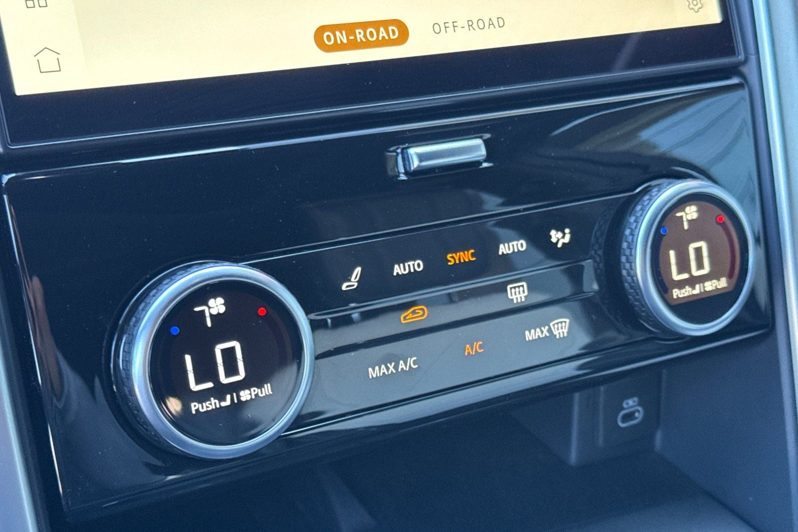 2023 Land Rover Discovery Metropolitan Edition