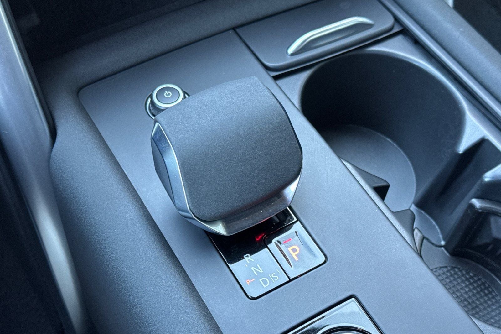 2023 Land Rover Discovery Metropolitan Edition