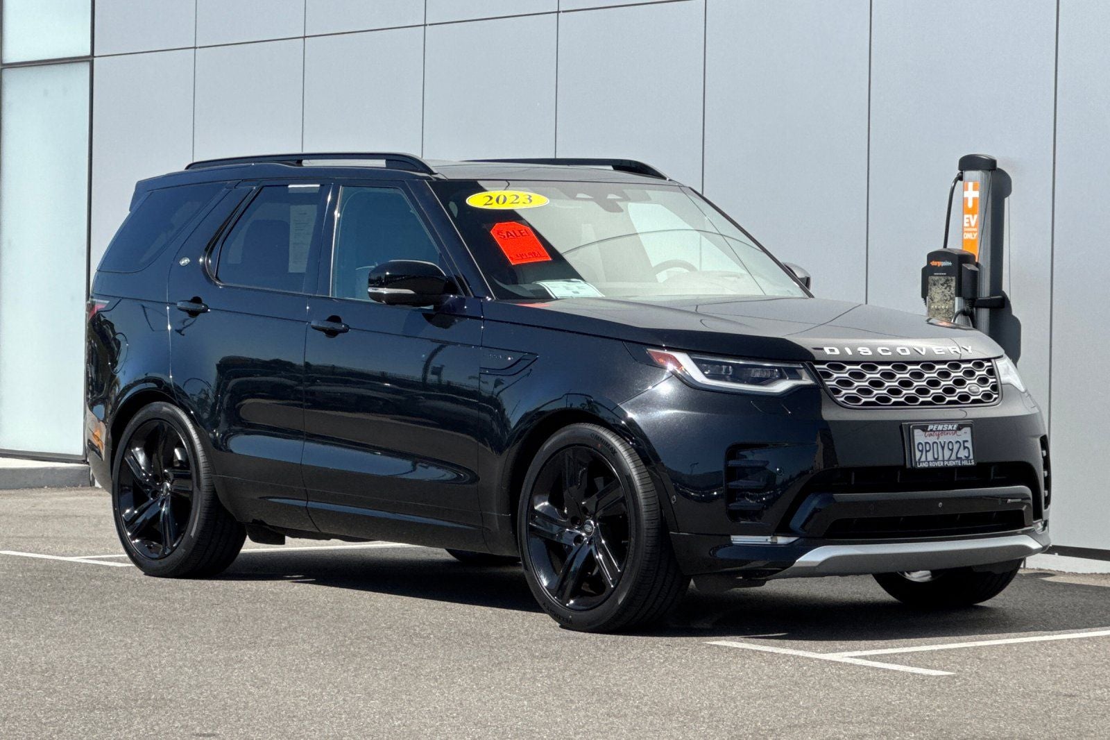 2023 Land Rover Discovery Metropolitan Edition