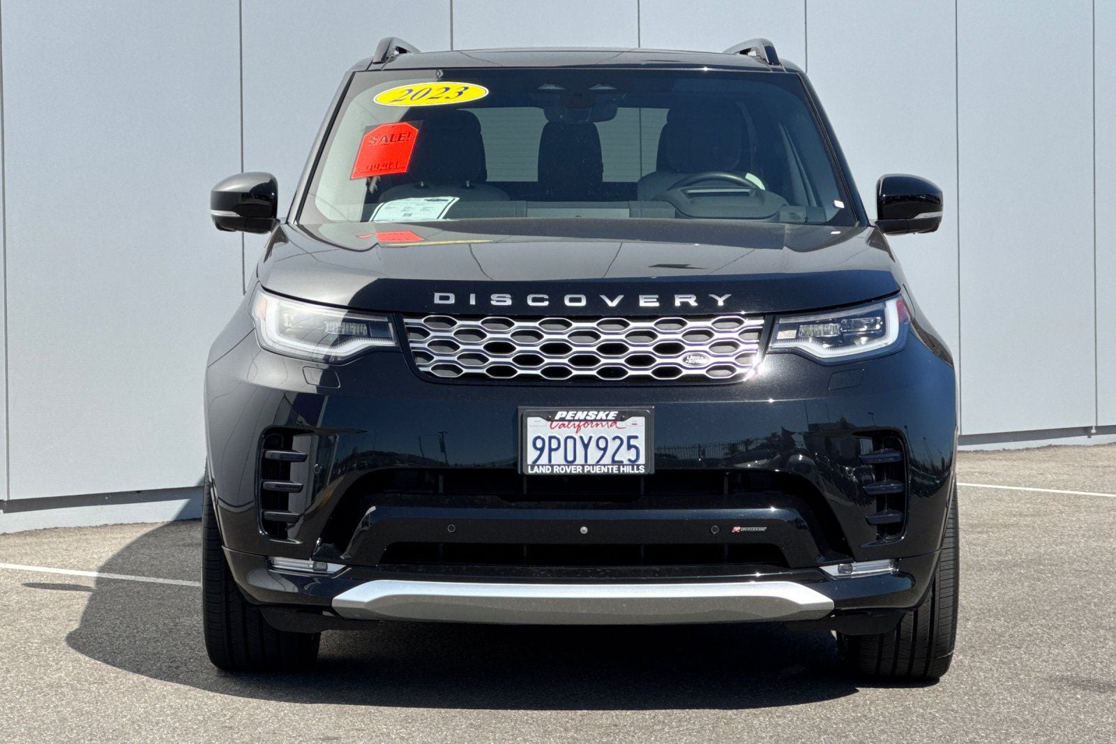 2023 Land Rover Discovery Metropolitan Edition