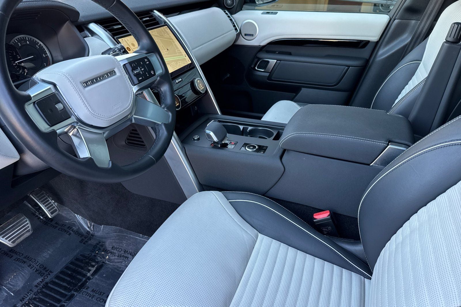 2023 Land Rover Discovery Metropolitan Edition