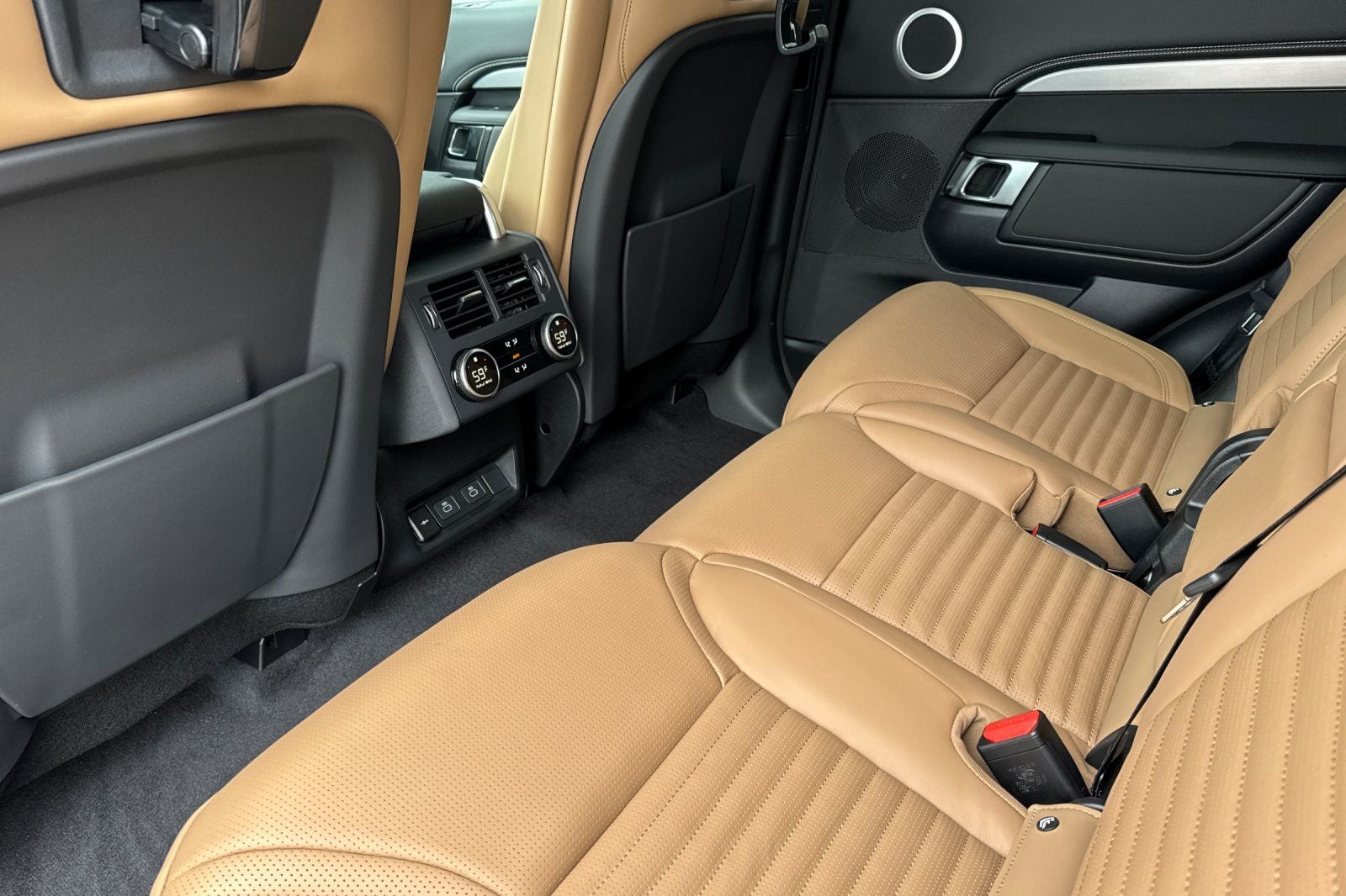 2026 Land Rover Discovery Gemini Edition