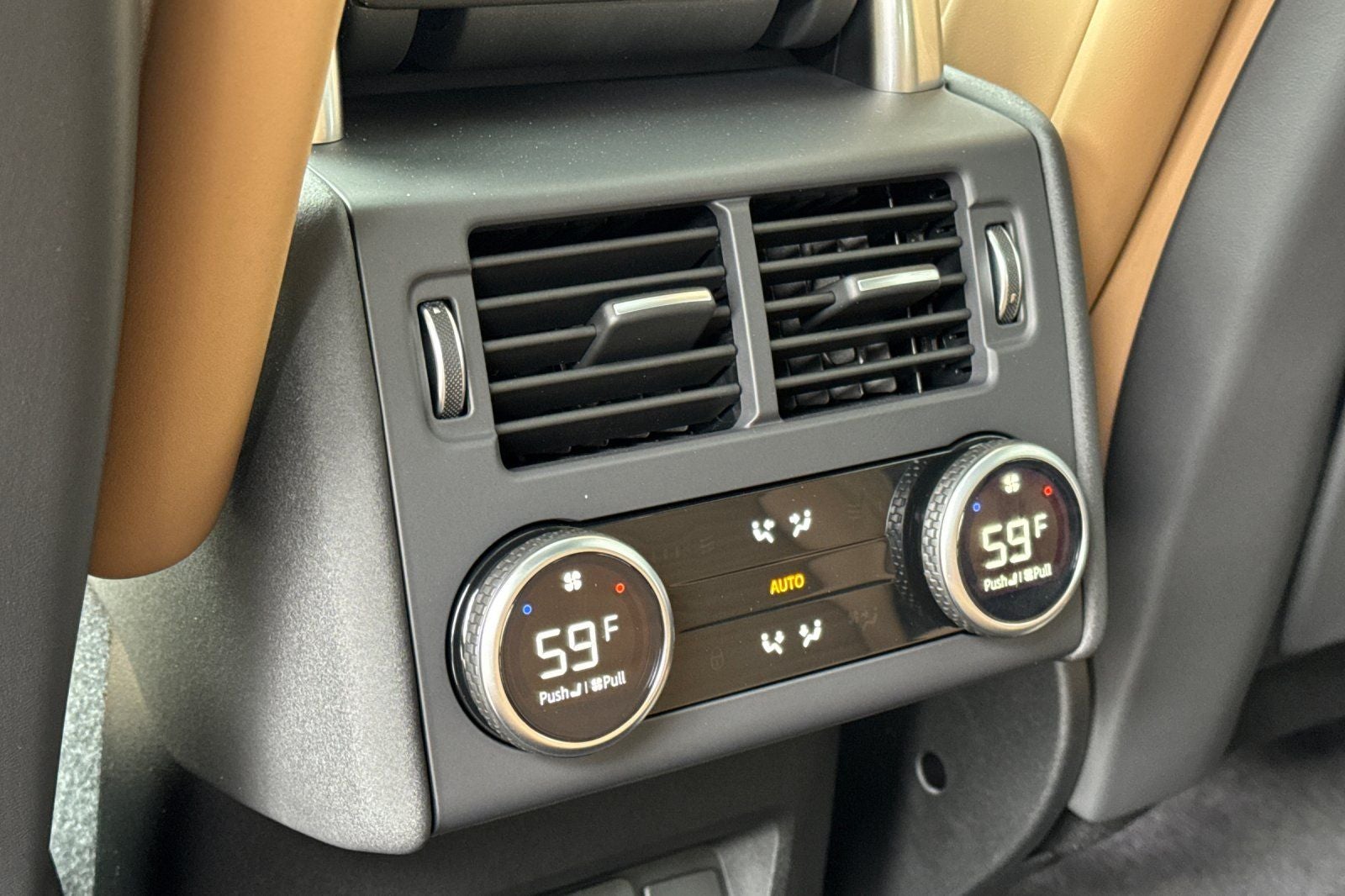 2026 Land Rover Discovery Gemini Edition