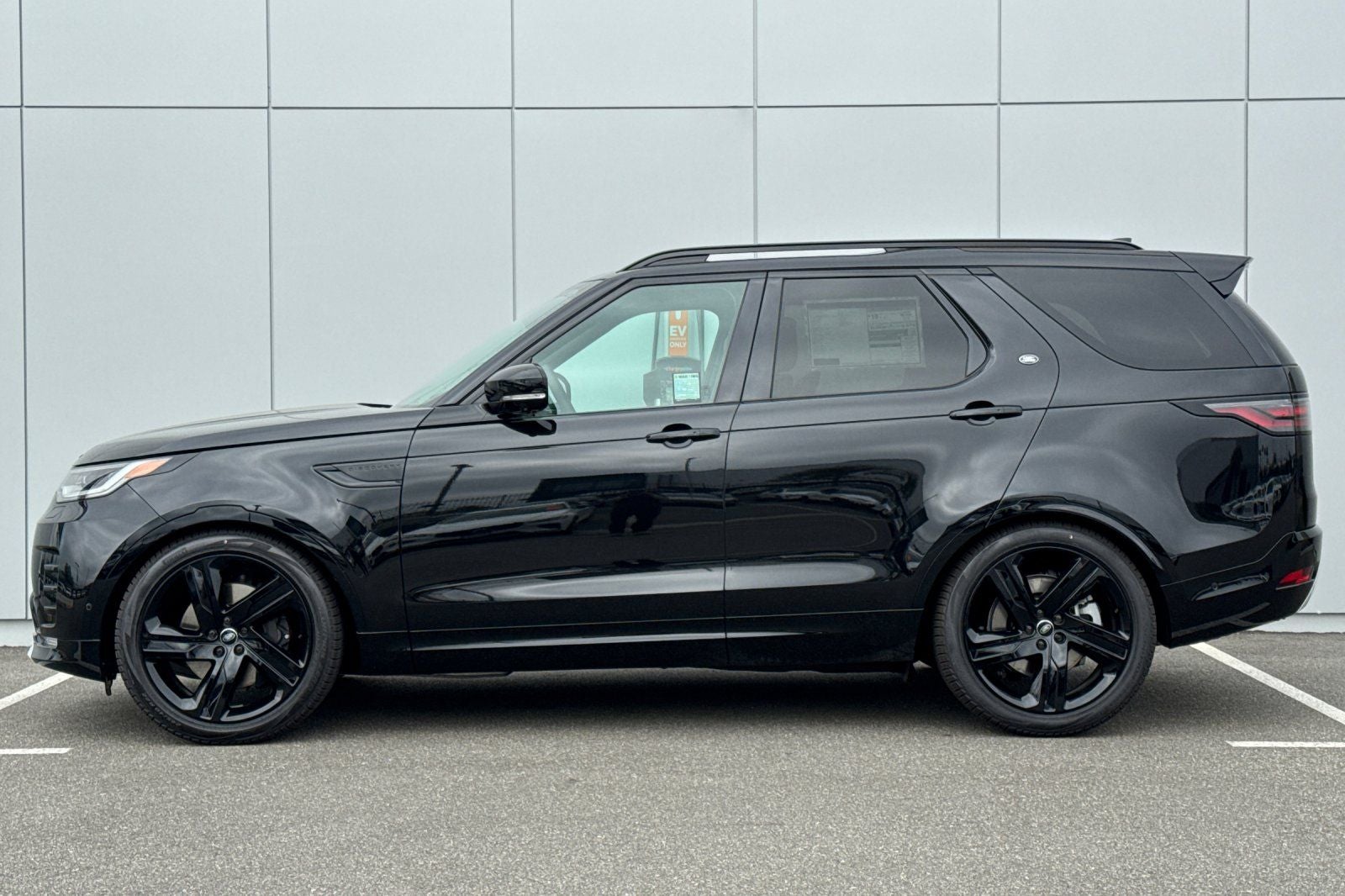 2026 Land Rover Discovery Gemini Edition