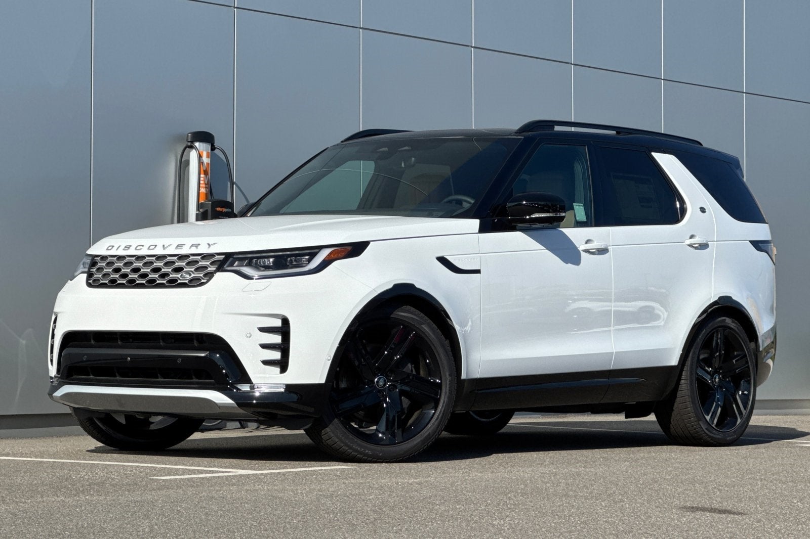 2026 Land Rover Discovery Gemini Edition
