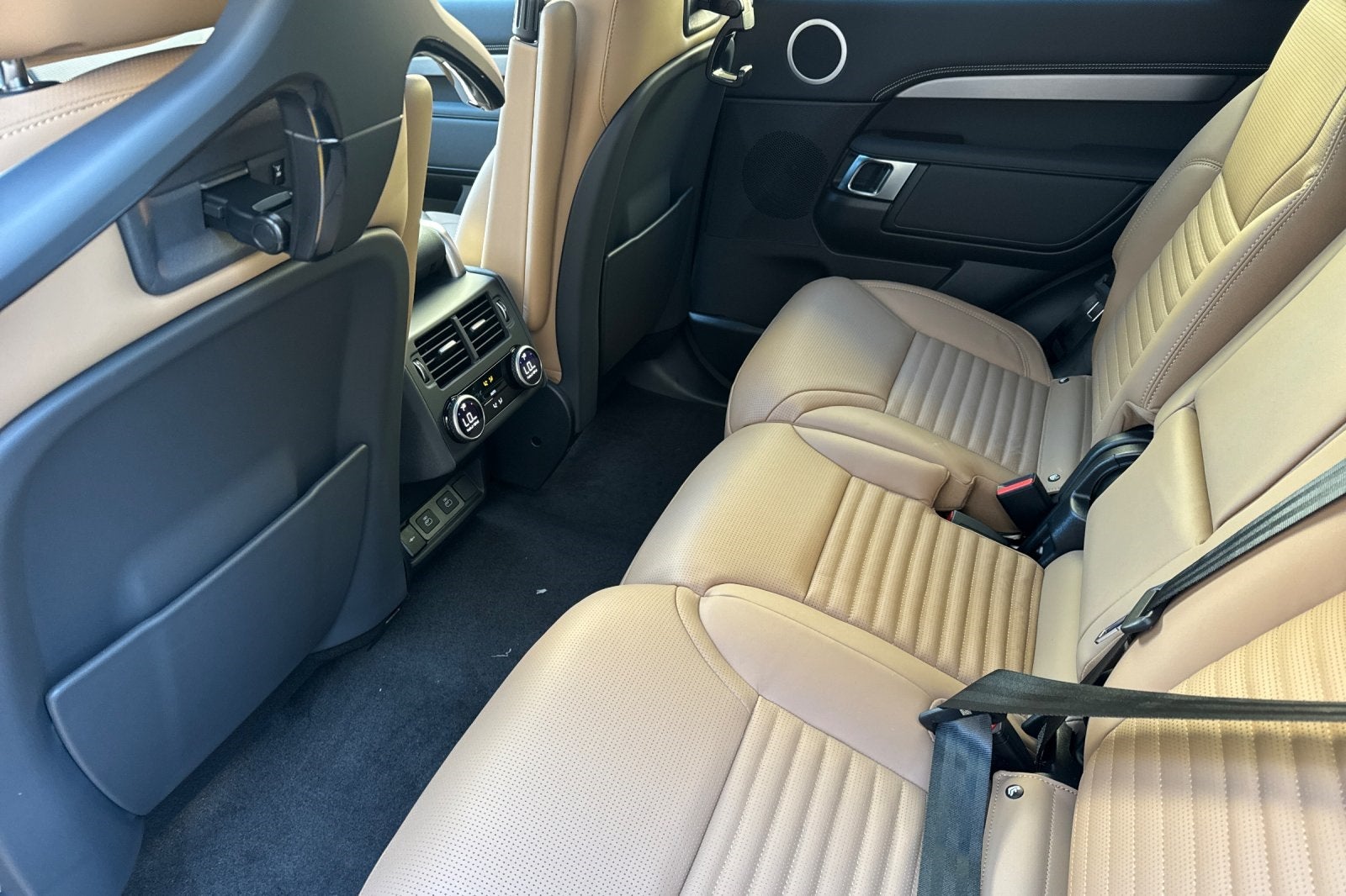 2026 Land Rover Discovery Gemini Edition