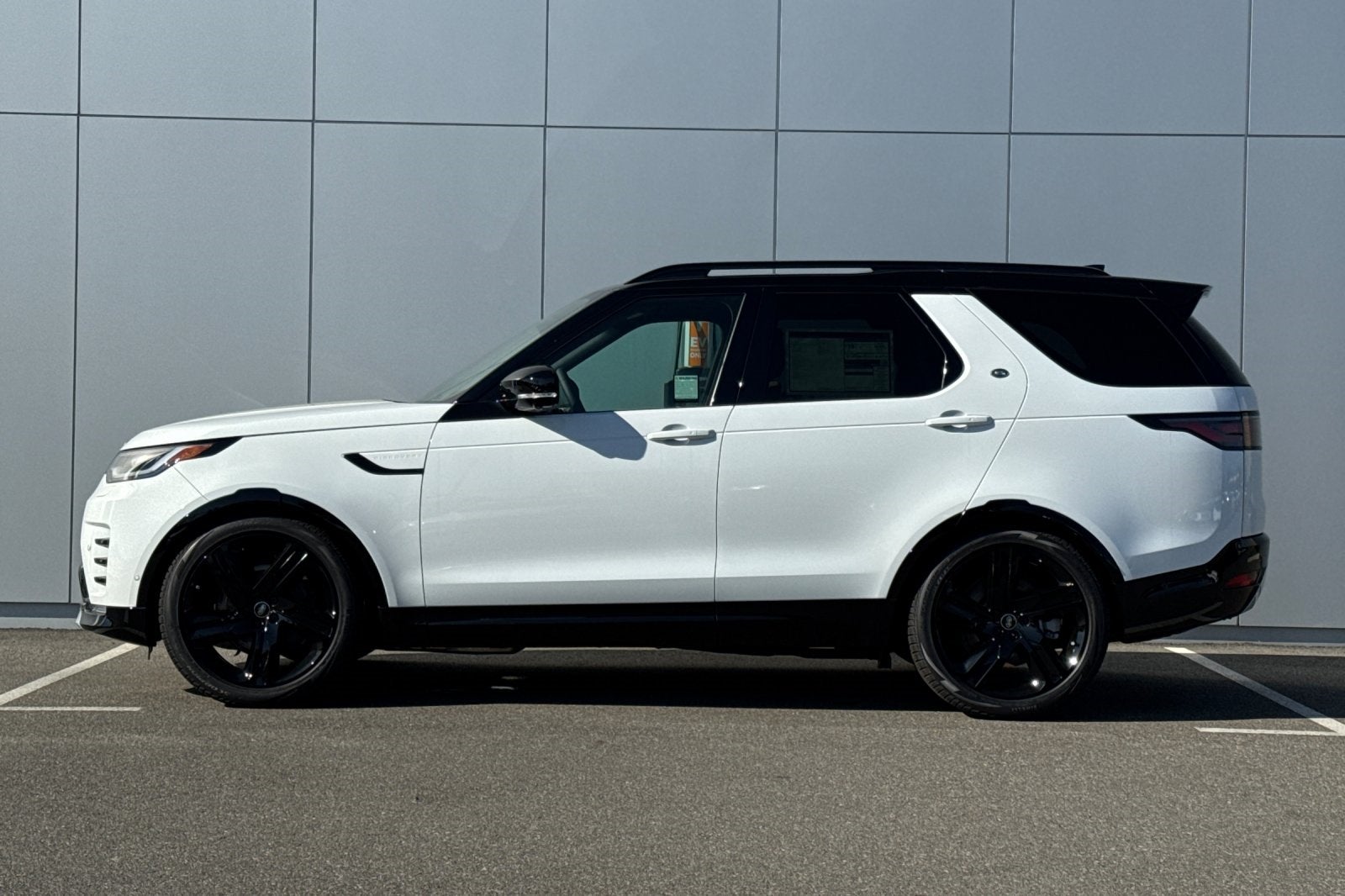 2026 Land Rover Discovery Gemini Edition