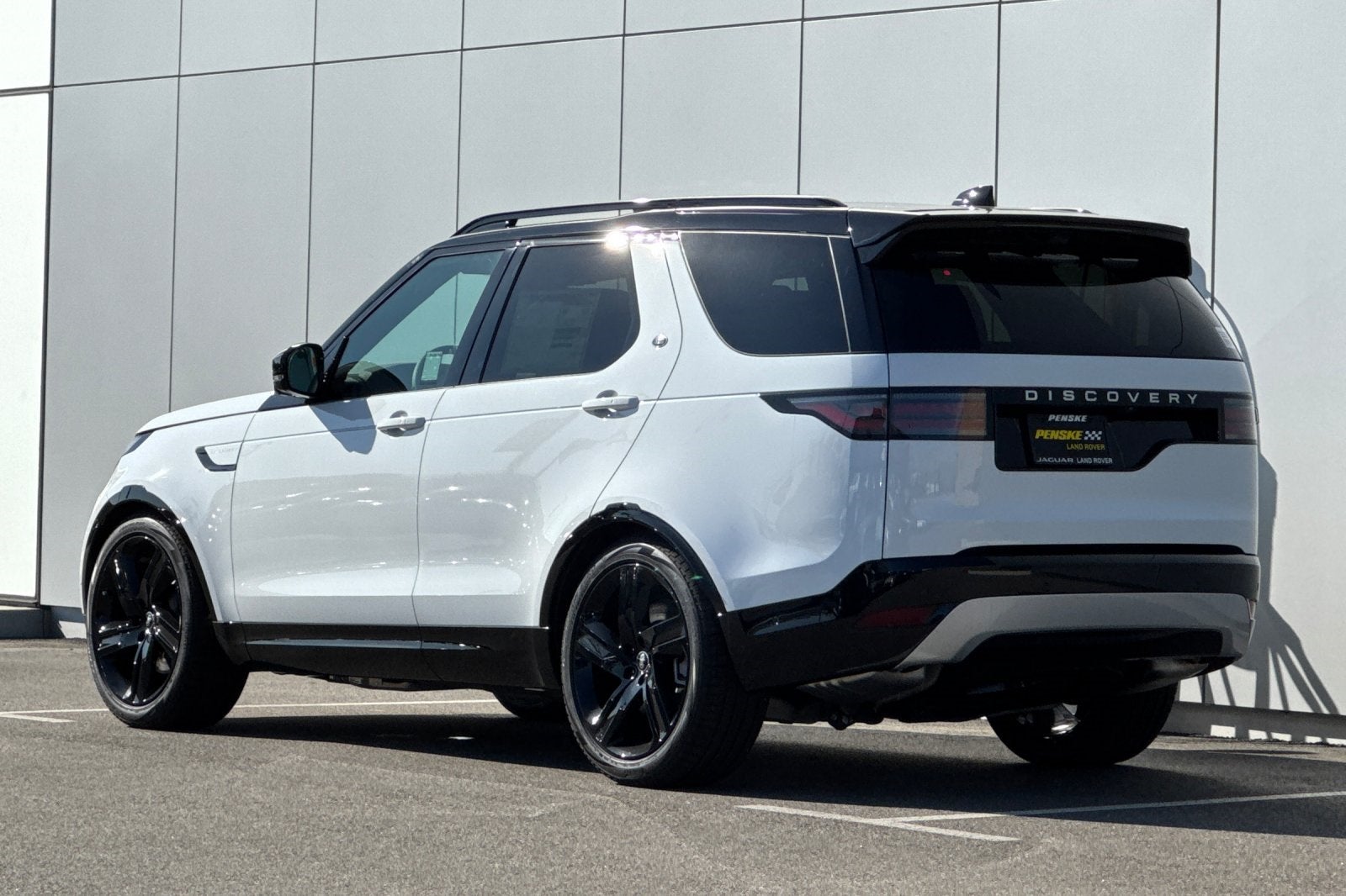 2026 Land Rover Discovery Gemini Edition