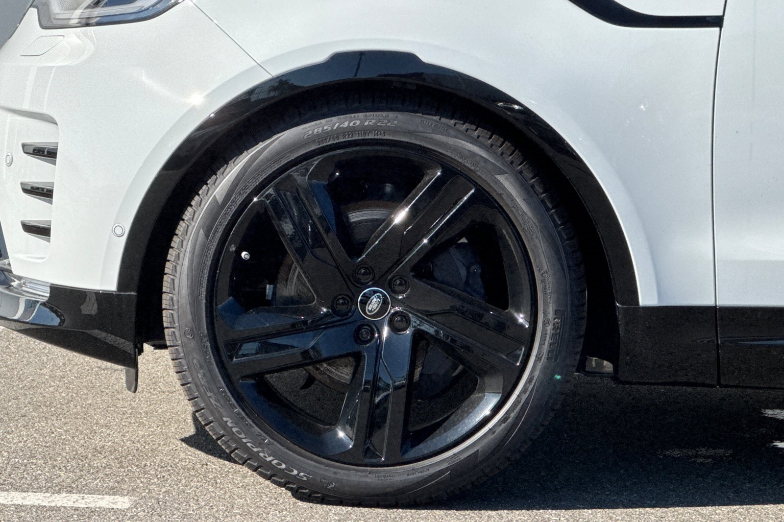 2026 Land Rover Discovery Gemini Edition