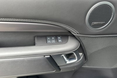 2024 Land Rover Discovery Metropolitan Edition