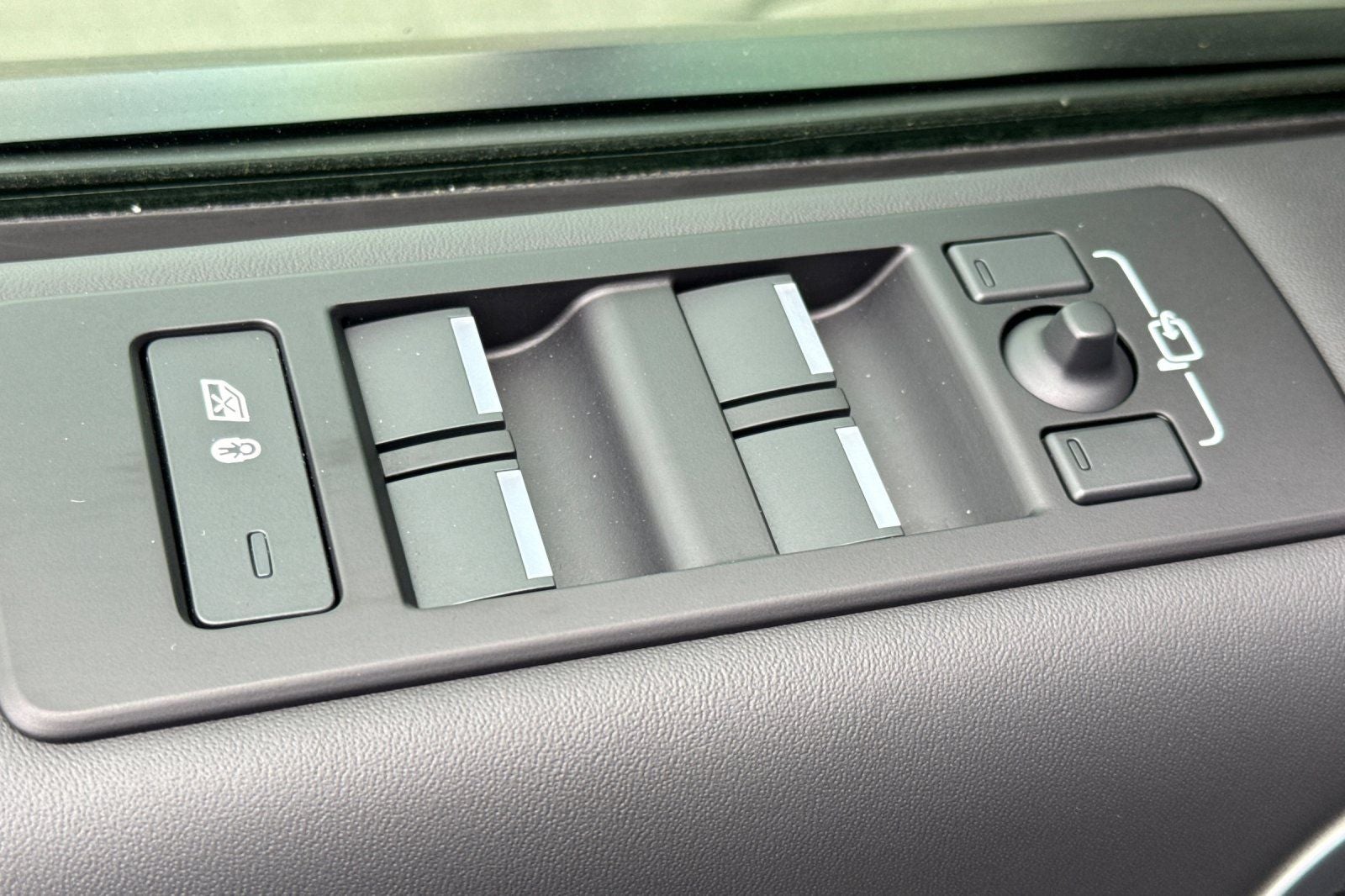 2024 Land Rover Discovery Metropolitan Edition