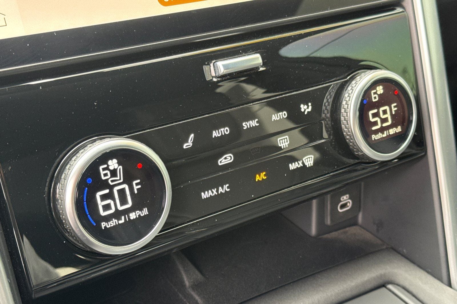 2024 Land Rover Discovery Metropolitan Edition