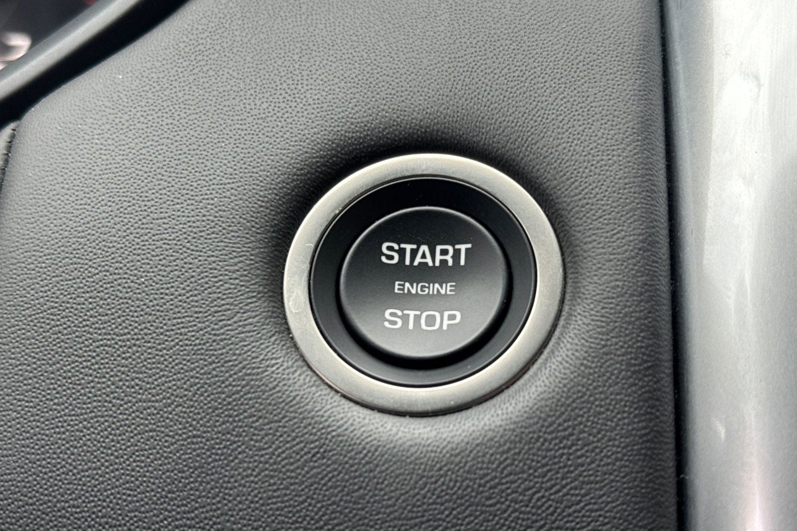 2024 Land Rover Discovery Metropolitan Edition