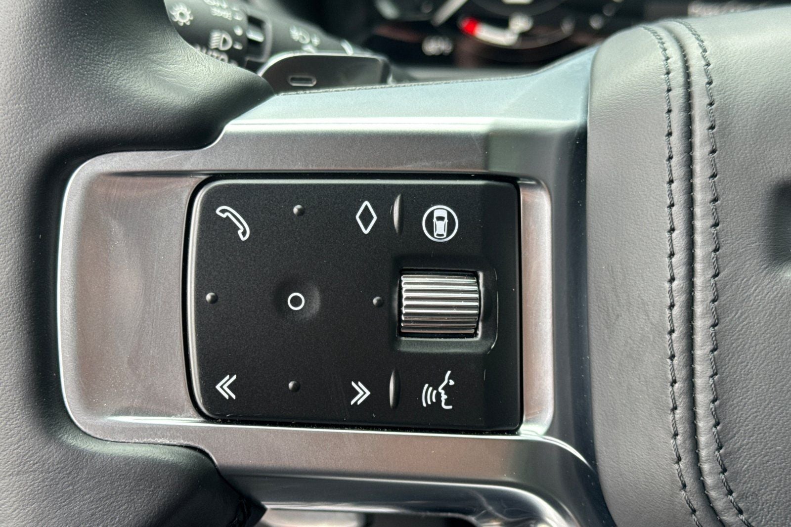 2024 Land Rover Discovery Metropolitan Edition