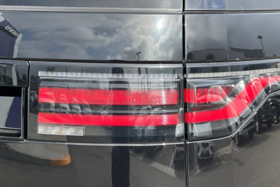 2024 Land Rover Discovery Metropolitan Edition