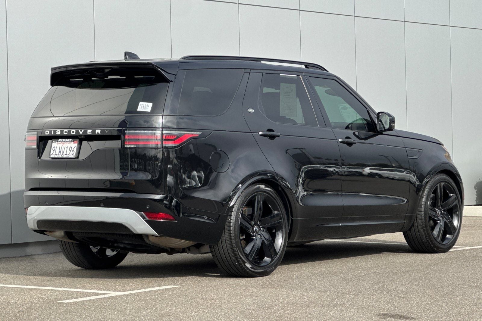 2024 Land Rover Discovery Metropolitan Edition