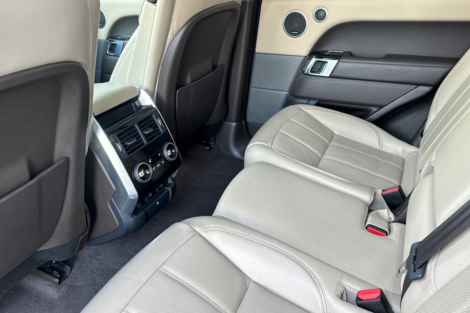 2022 Land Rover Range Rover Sport HSE Silver Edition