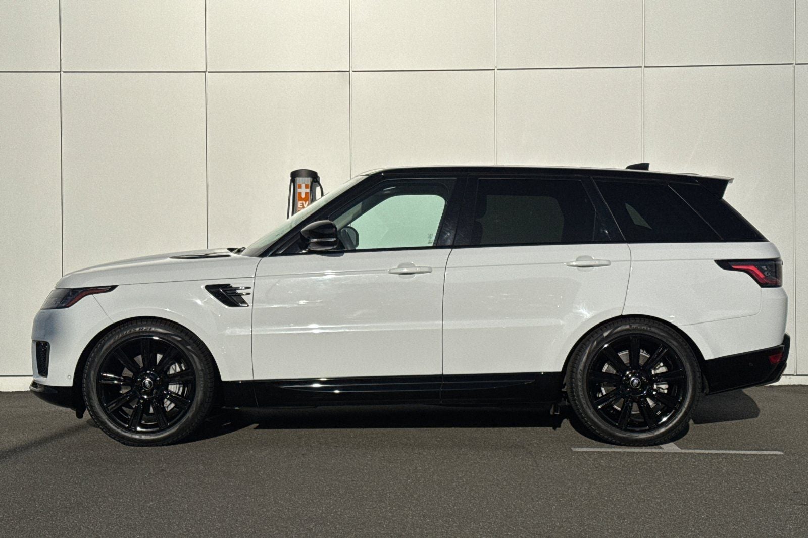 2022 Land Rover Range Rover Sport HSE Silver Edition