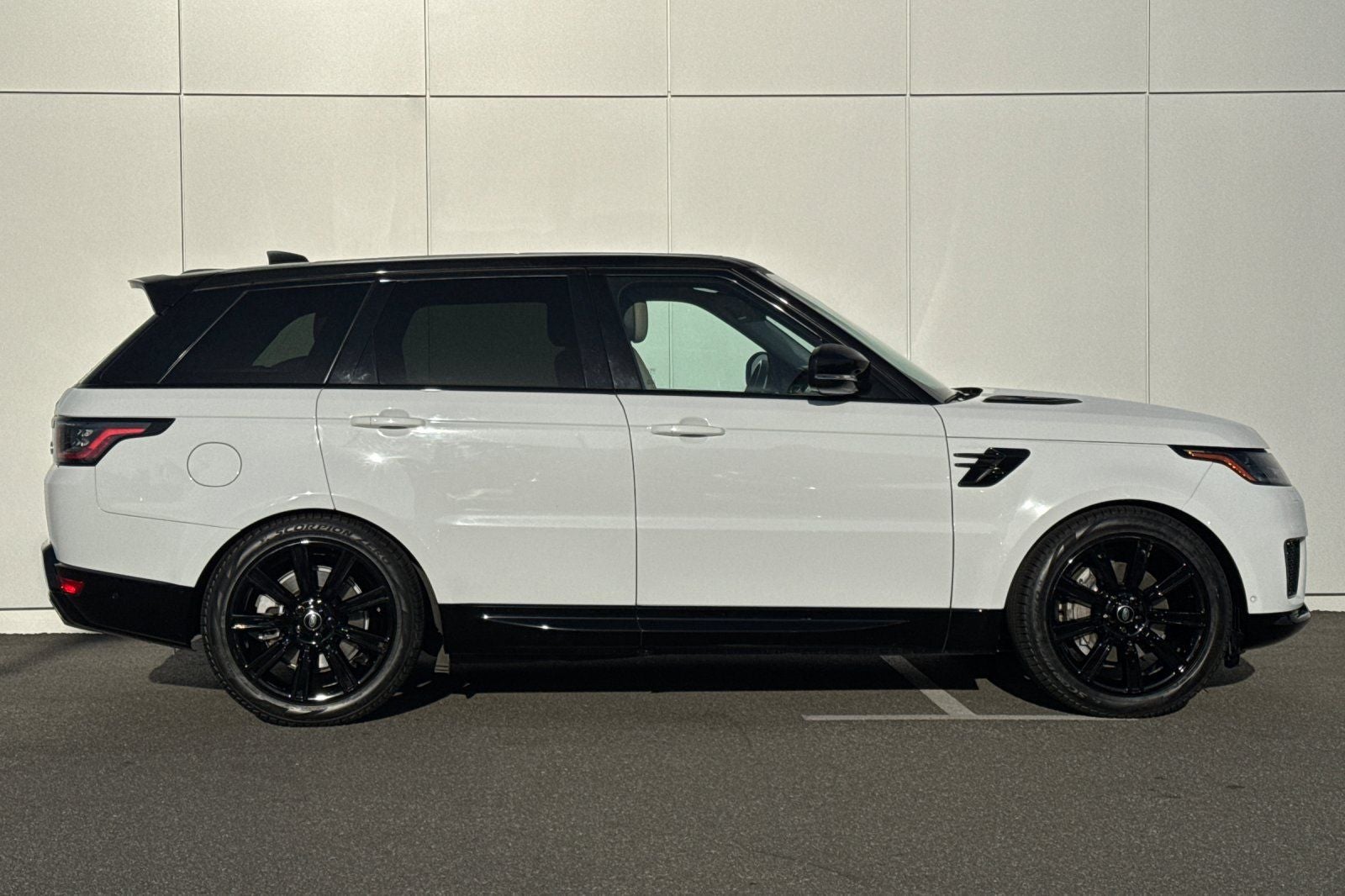 2022 Land Rover Range Rover Sport HSE Silver Edition