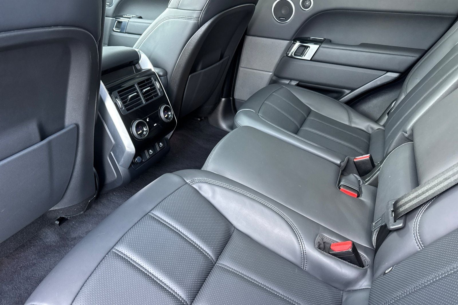 2022 Land Rover Range Rover Sport HSE Silver Edition