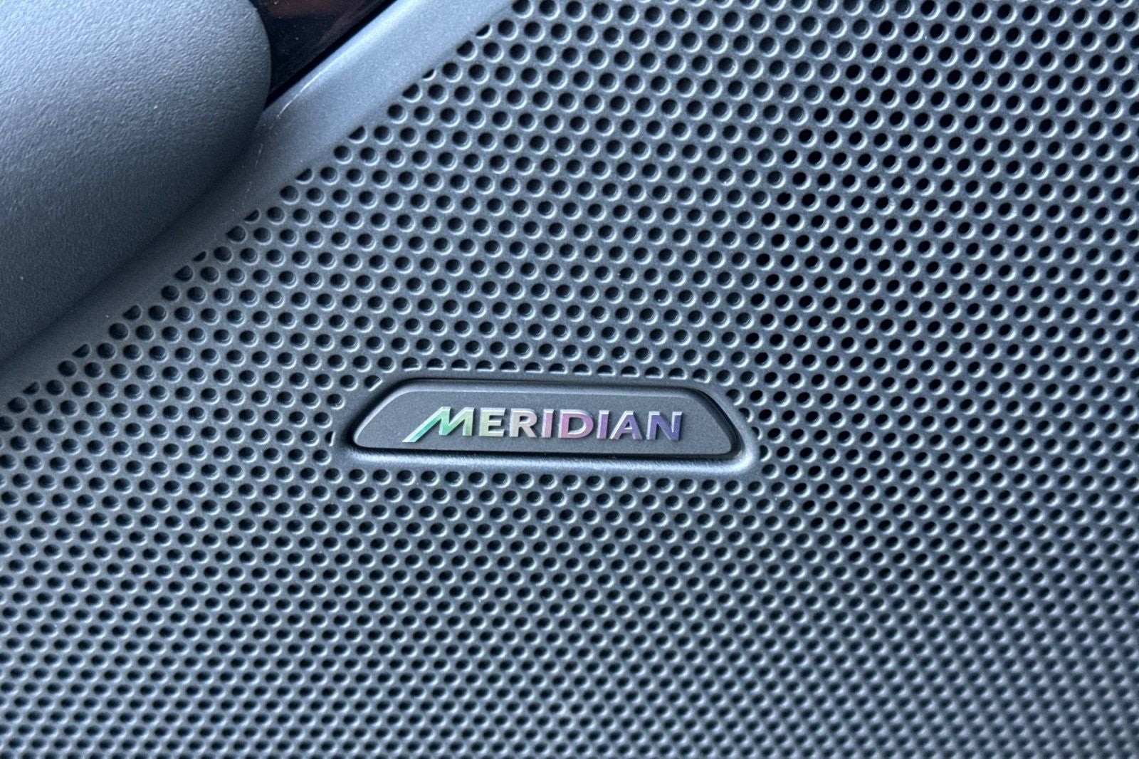 2025 Land Rover Range Rover Velar Dynamic SE