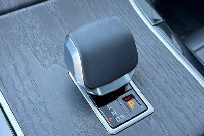 2025 Land Rover Range Rover Velar Dynamic SE