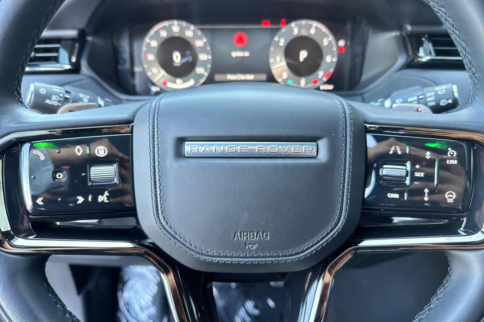 2025 Land Rover Range Rover Velar Dynamic SE