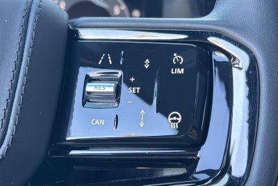 2025 Land Rover Range Rover Velar Dynamic SE