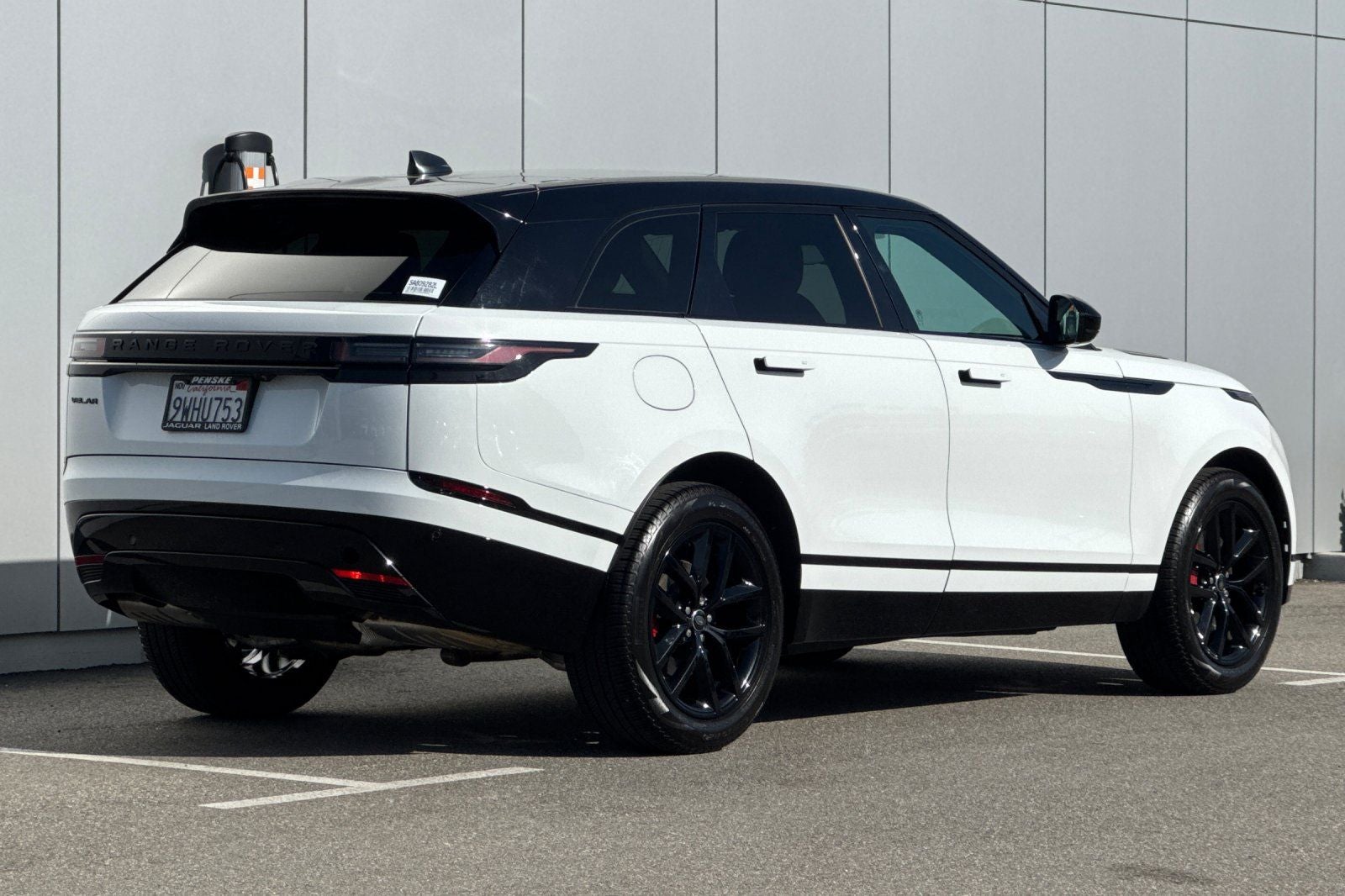 2025 Land Rover Range Rover Velar Dynamic SE