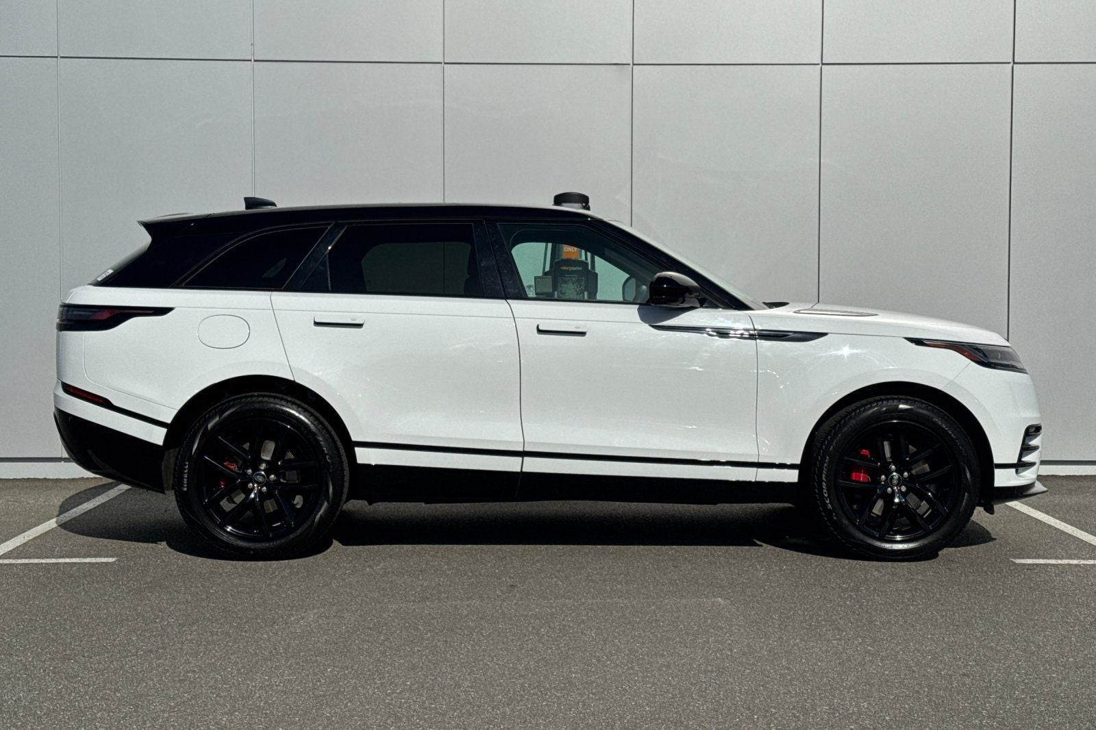 2025 Land Rover Range Rover Velar Dynamic SE