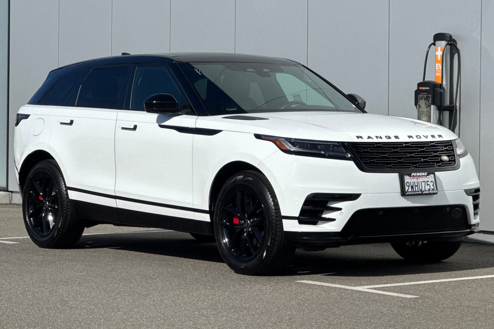 2025 Land Rover Range Rover Velar Dynamic SE