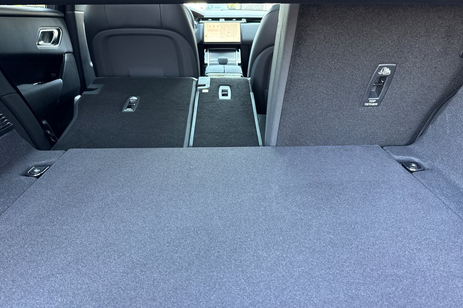 2026 Land Rover Range Rover Velar Dynamic SE